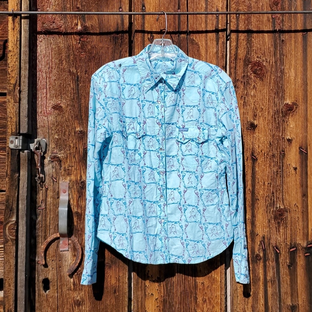 Cowgirl Hardware longsleeve snap button